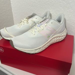 Size 10 New Balance running shoes